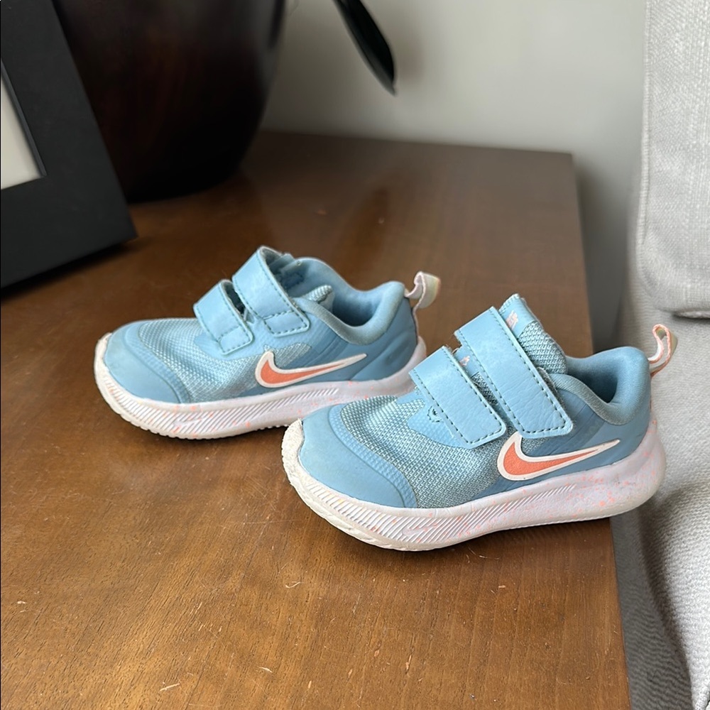Nike star runner Blue and pink Sneakers size 5